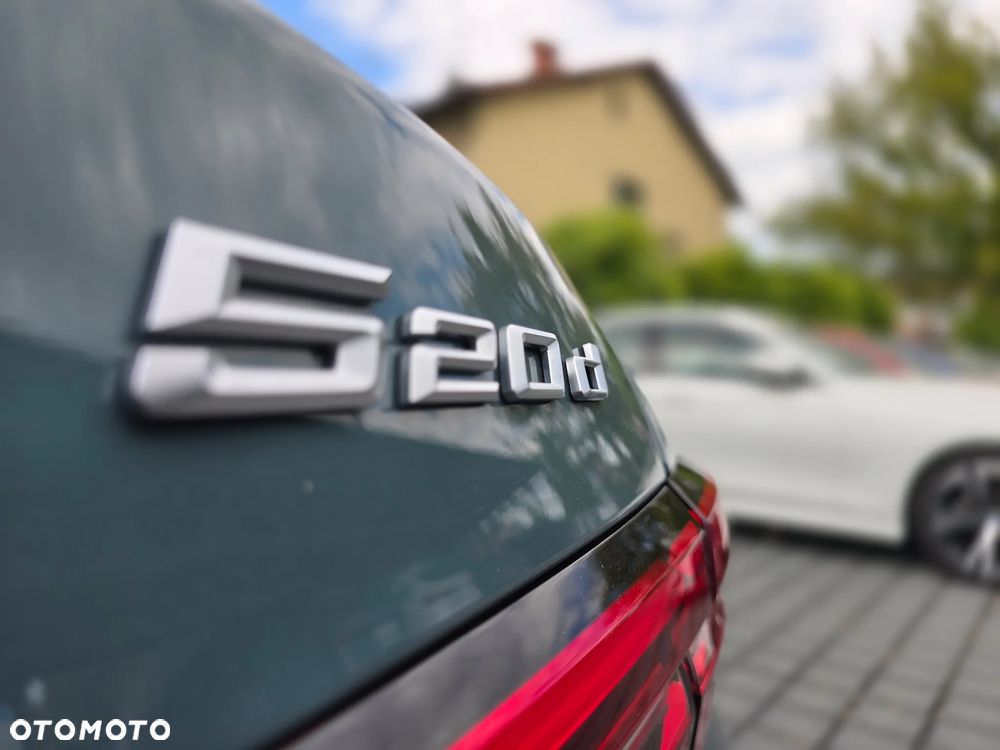 BMW Seria 5 520d xDrive - 28