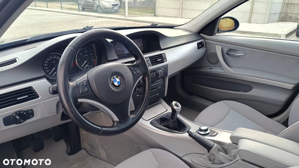 BMW Seria 3 320d DPF - 13