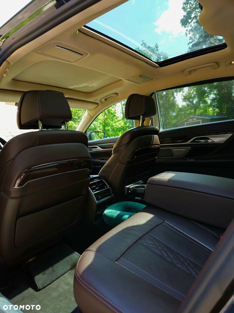BMW Seria 7 750Li Edition Exclusive - 23