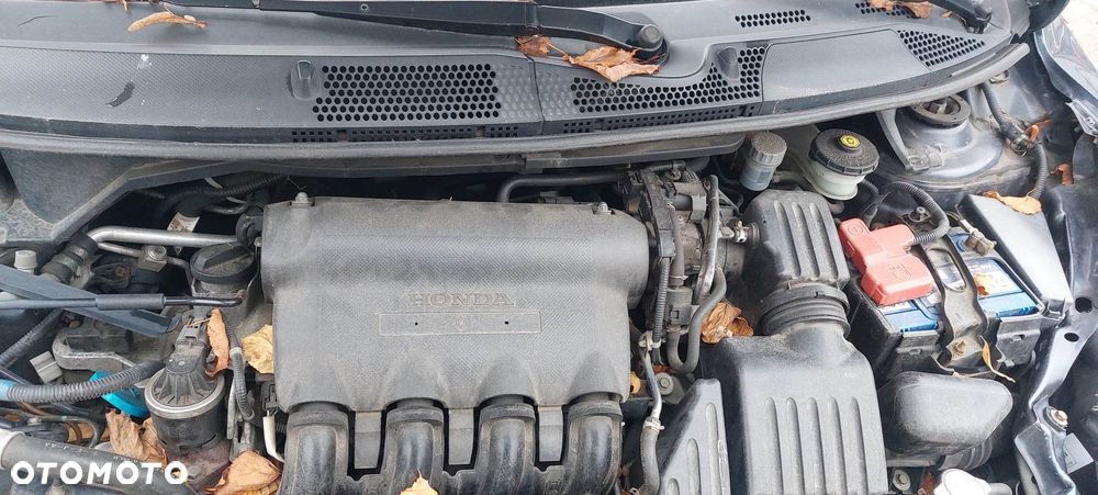 HONDA jazz 1,4 rozrusznik - 1