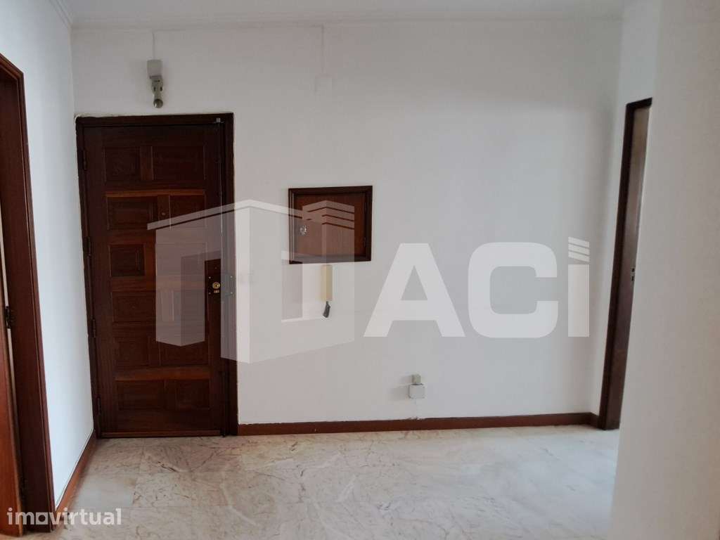 Apartamento T3- AV. Marquês Pombal - Grande imagem: 2/18