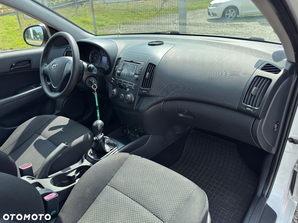 Hyundai i30 i30cw 1.6 CRDi blue Classic - 31