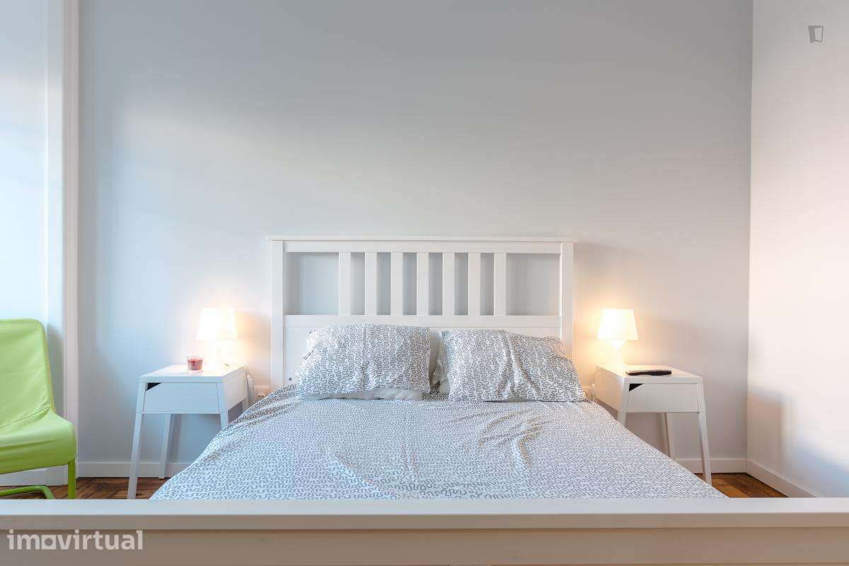 Quarto - localizado em Alameda Lisbon - Grande imagem: 2/22