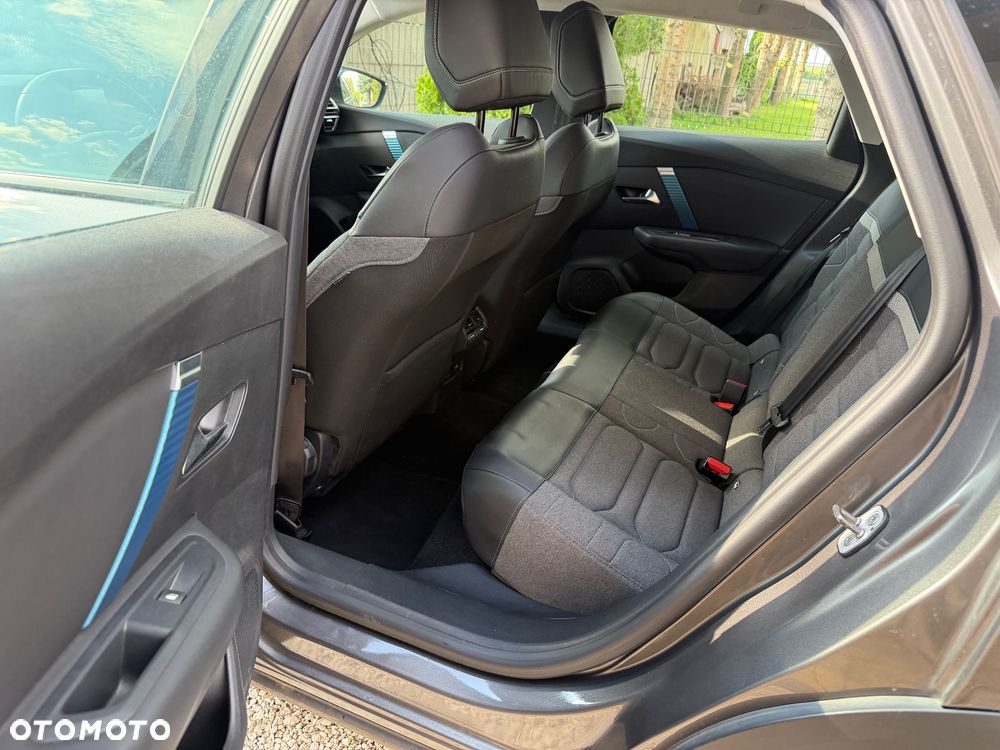 Citroën C4 EV156 54kWh Max - 17