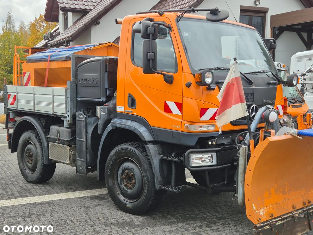 Unimog U20 Pług