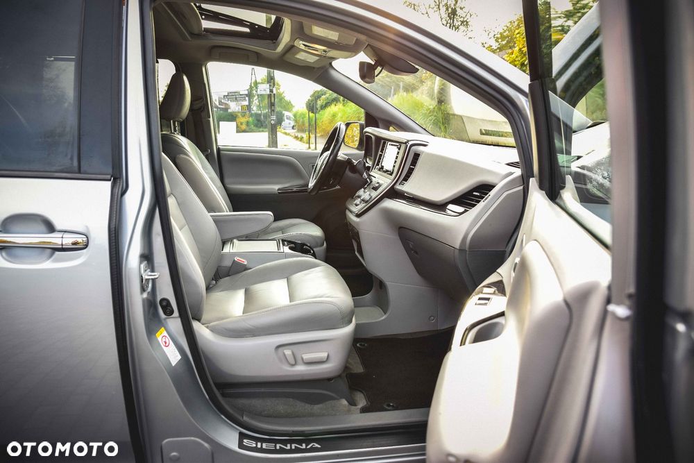 Toyota Sienna 3.5 V6 - 25