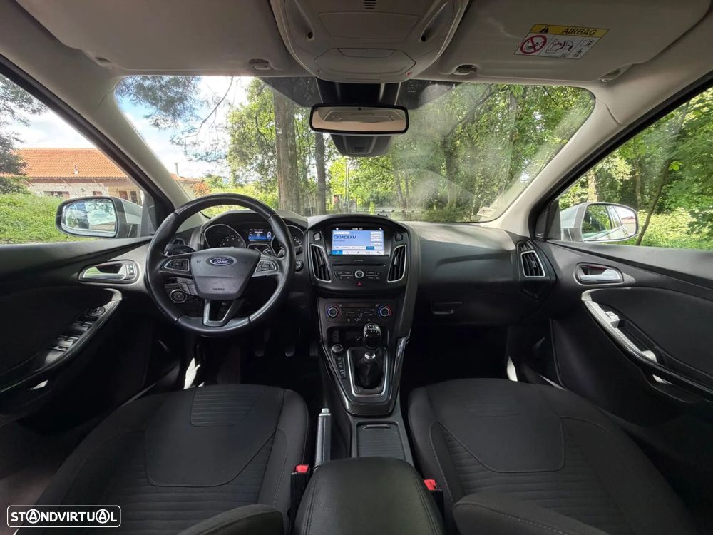Ford Focus SW - 11