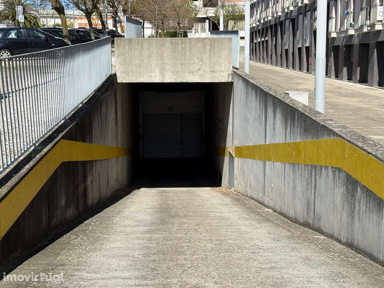 Apartamento T1 | 60 m² | Parqueamento | Avenida das Forças Armadas - Grande imagem: 5/9