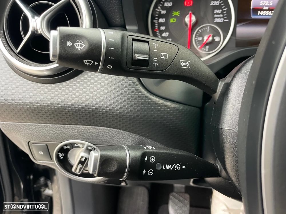 Mercedes-Benz A 180 d Urban - 23