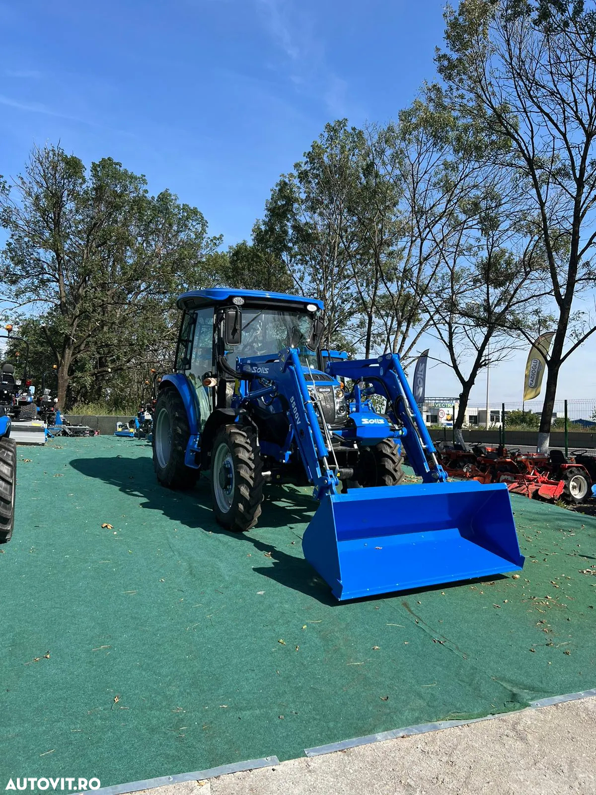 Solis Tractor nou cu cabina si incarcator, Model S60 - 2
