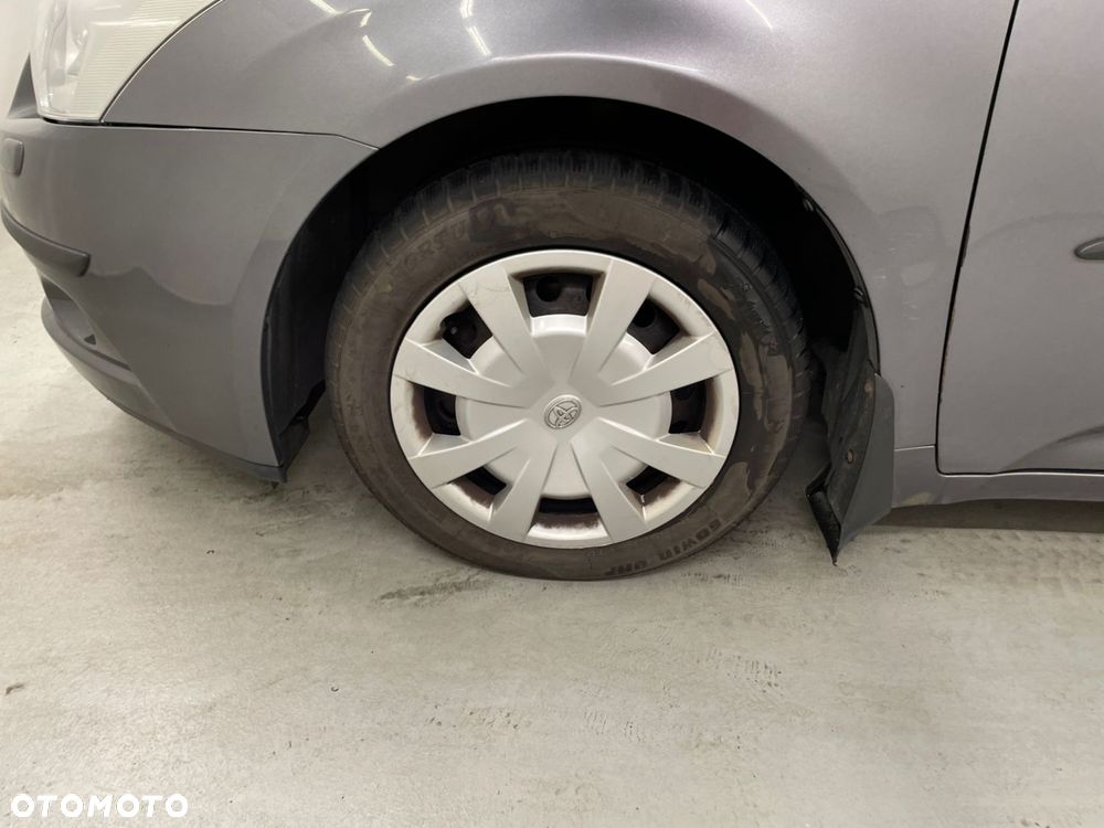 Toyota Avensis 2.0 D-4D 2010 - 24