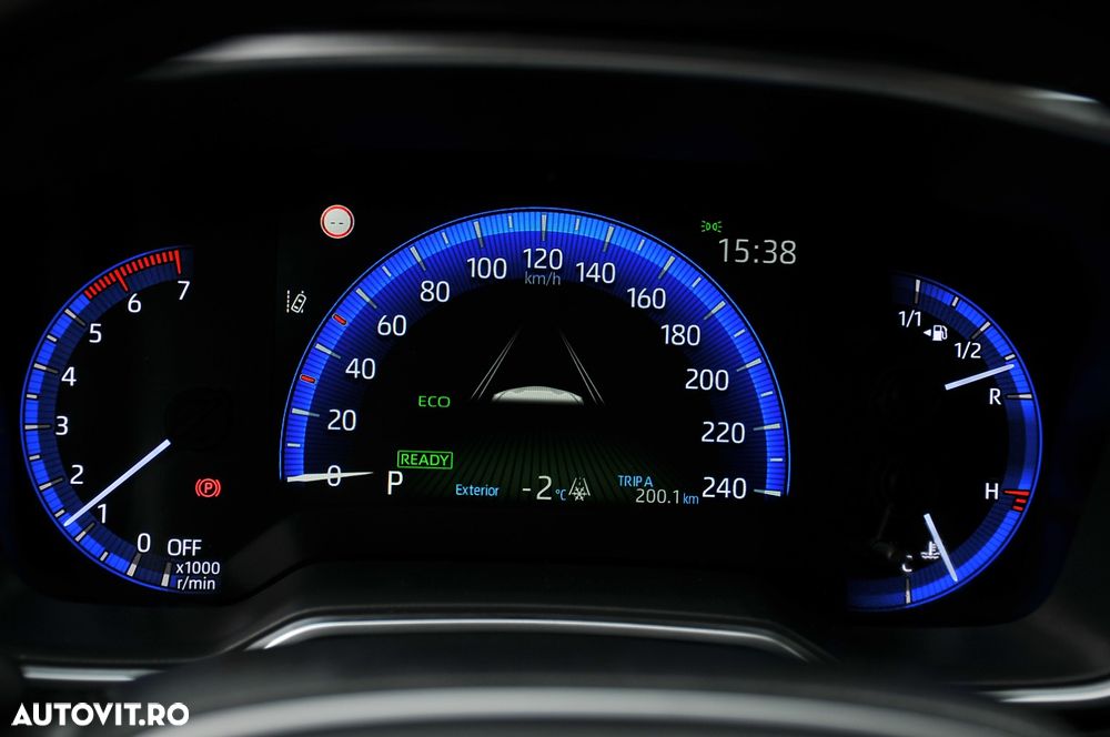 Toyota Corolla 1.8 HSD Business - 26