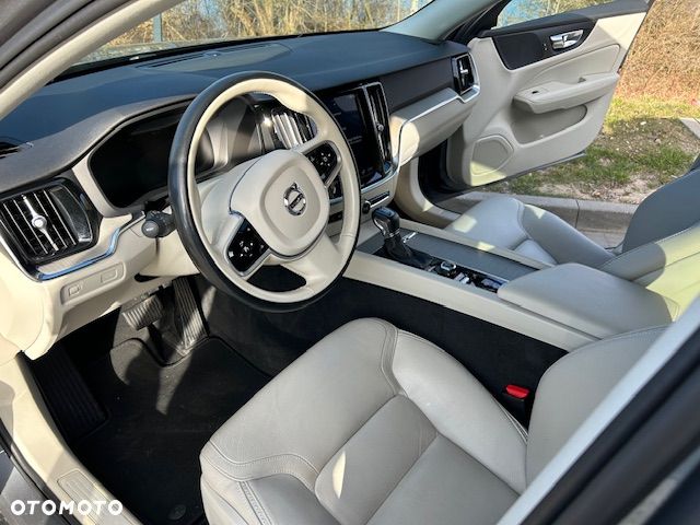 Volvo V60 D4 AWD - 10