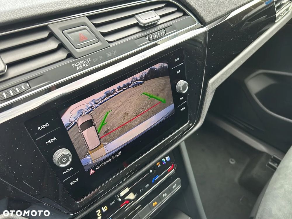 Volkswagen Touran - 17