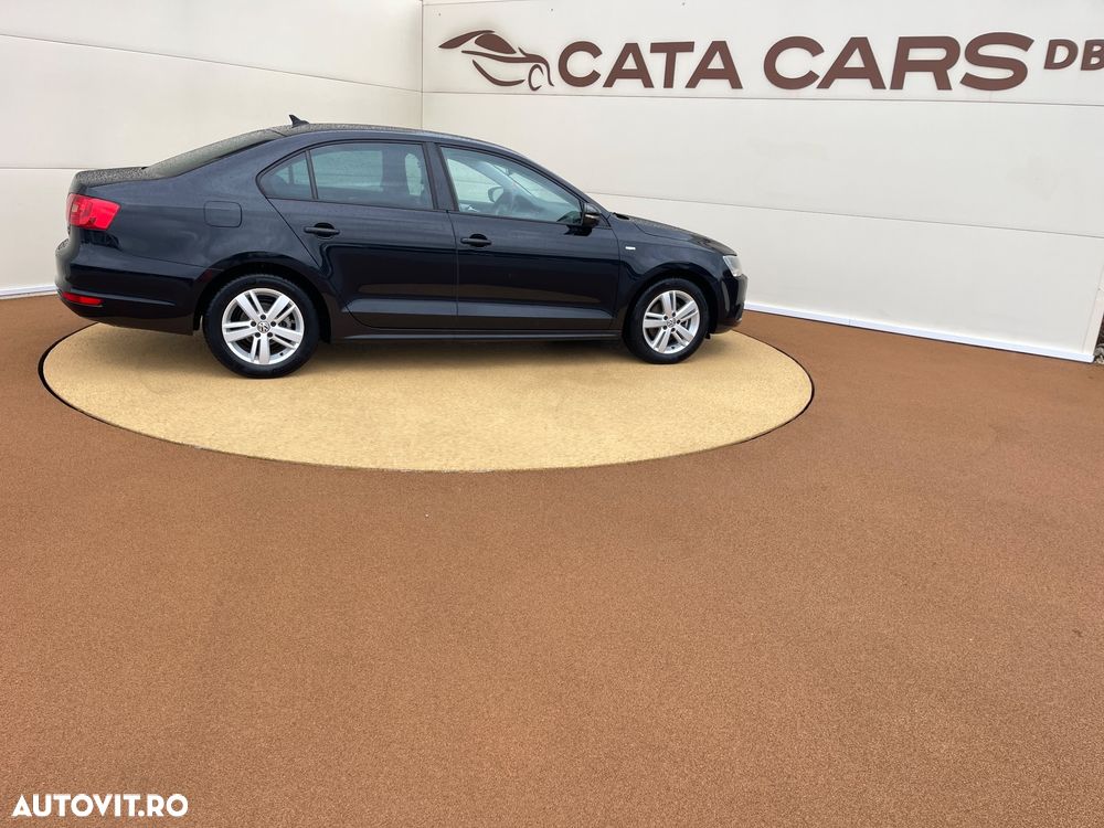 Volkswagen Jetta 1.6 TDI DSG Comfortline - 18