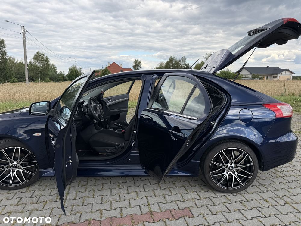 Mitsubishi Lancer 1.6 Invite - 6