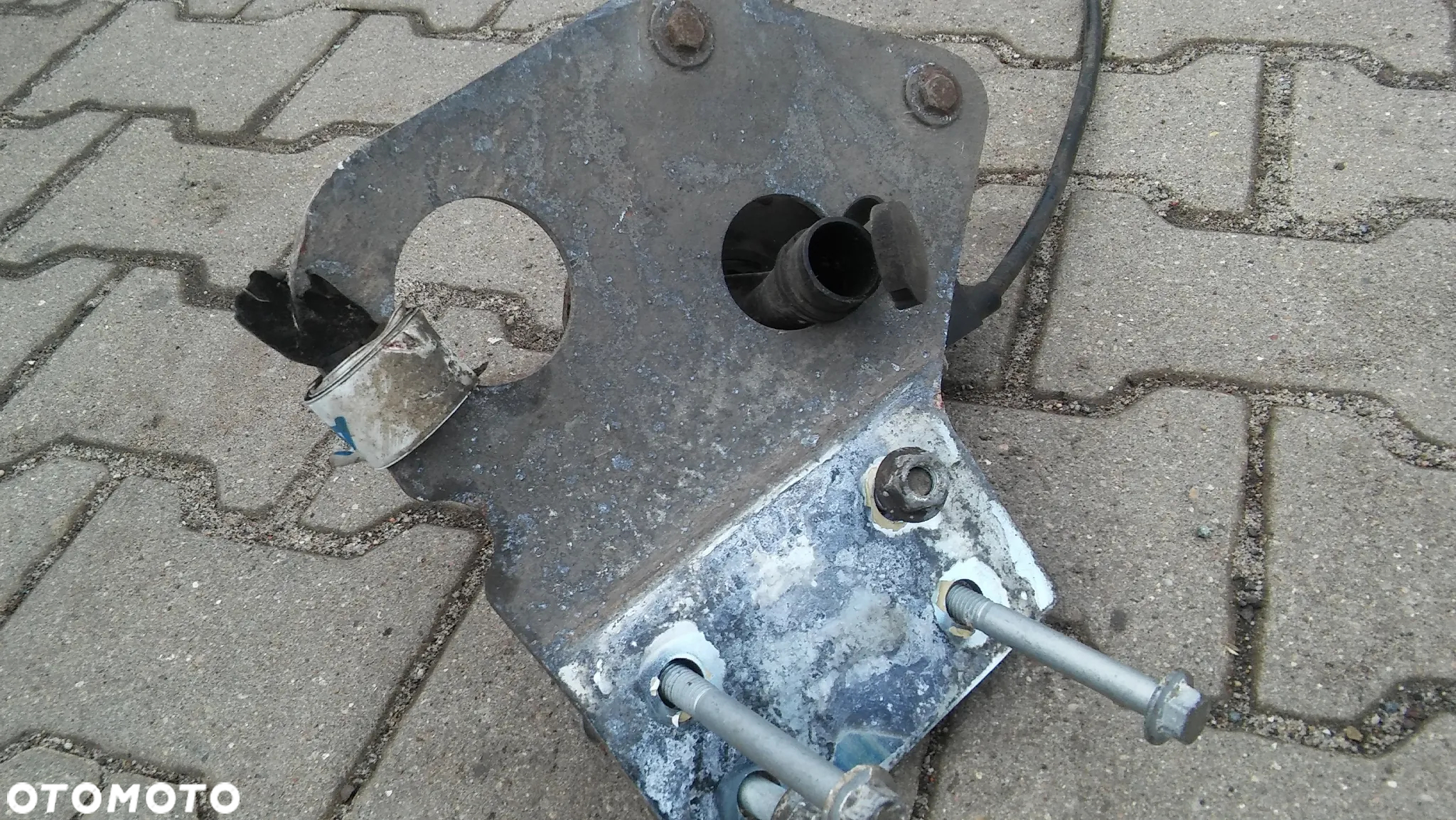 F.VAT WINDA MOCOWANIE UCHWYT KOŁA ZAPASOWEGO MAN TGE VW CRAFTER II 7C 2.0 TDI WERSJA SKRZYNIOWA - 2