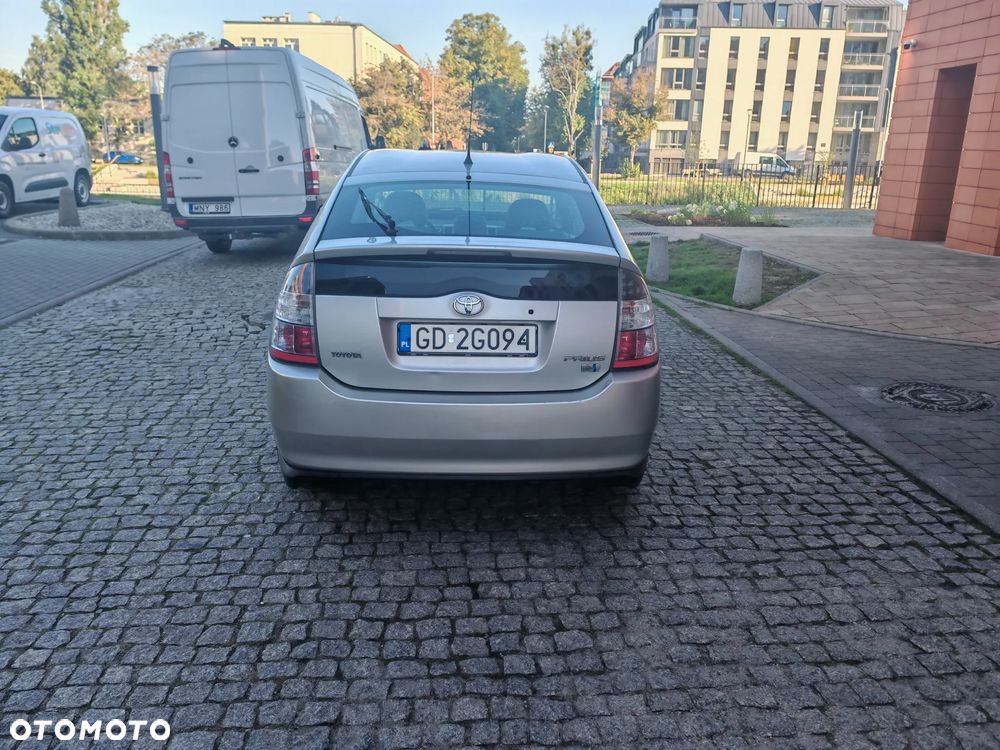 Toyota Prius 1.5 VVT-i Sol - 11