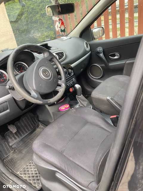 Renault Clio - 6