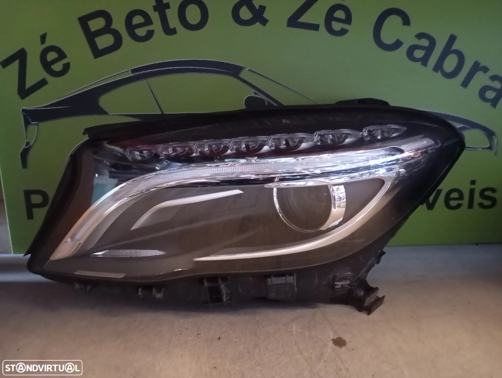 MERCEDES GLA W156 FAROL BI-XENON ESQUERDO - FF559 - 1