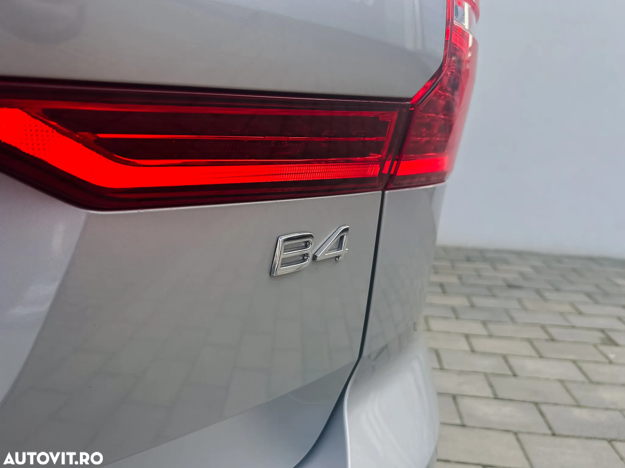 Volvo XC 60 B4 MHEV AT FWD Core - 9