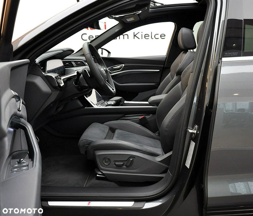 Audi Q8 Sportback e-tron - 14