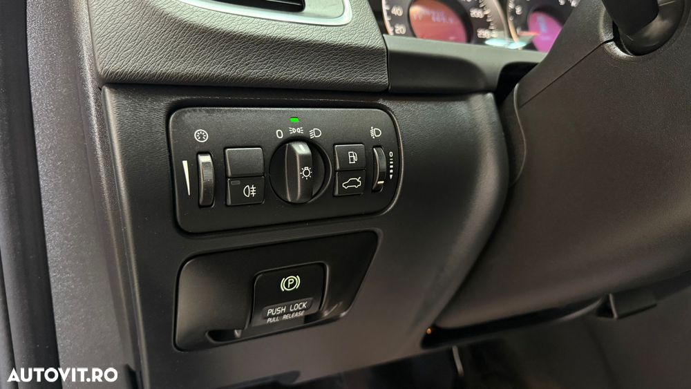 Volvo V60 T3 Kinetic - 21