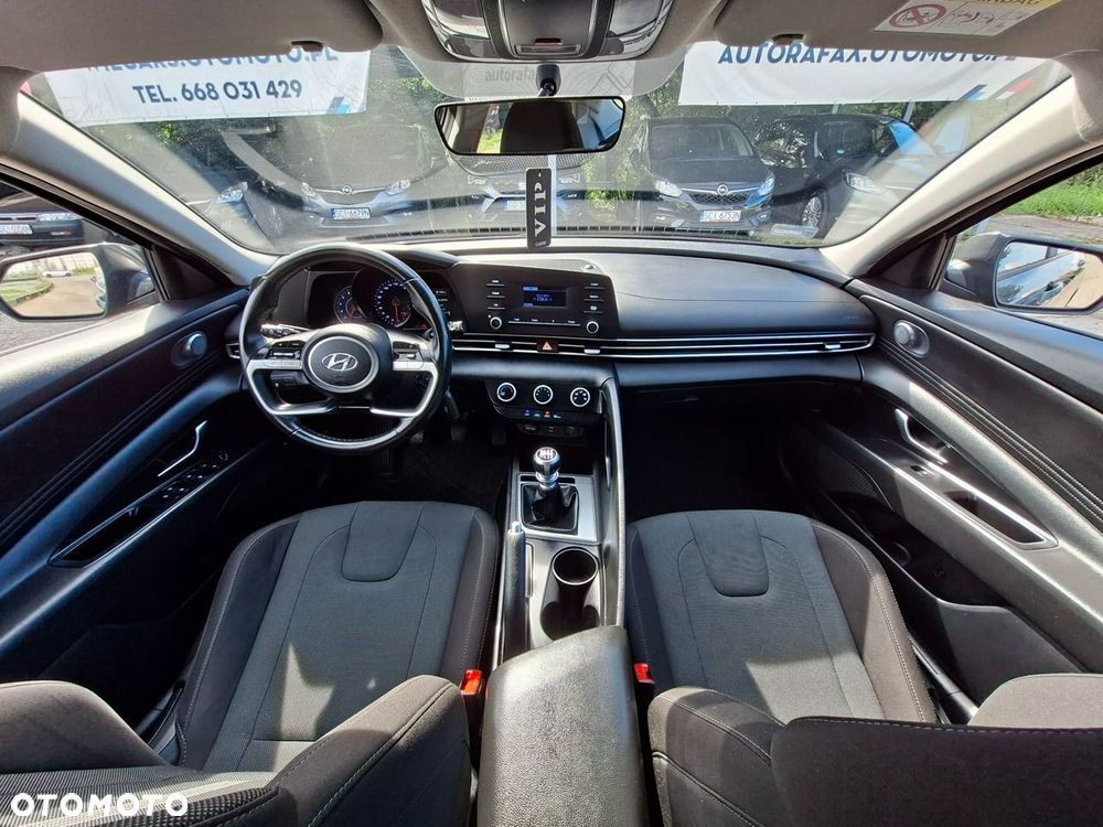 Hyundai Elantra - 13