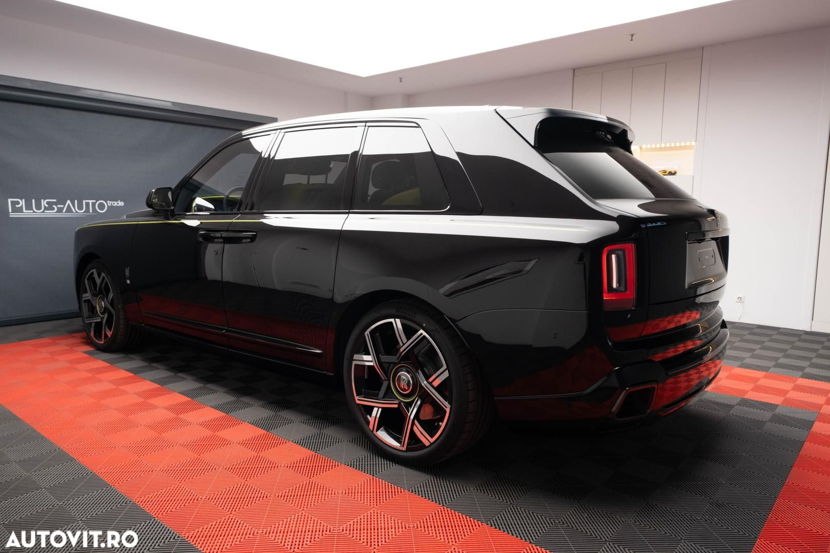 Rolls-Royce Cullinan - 2