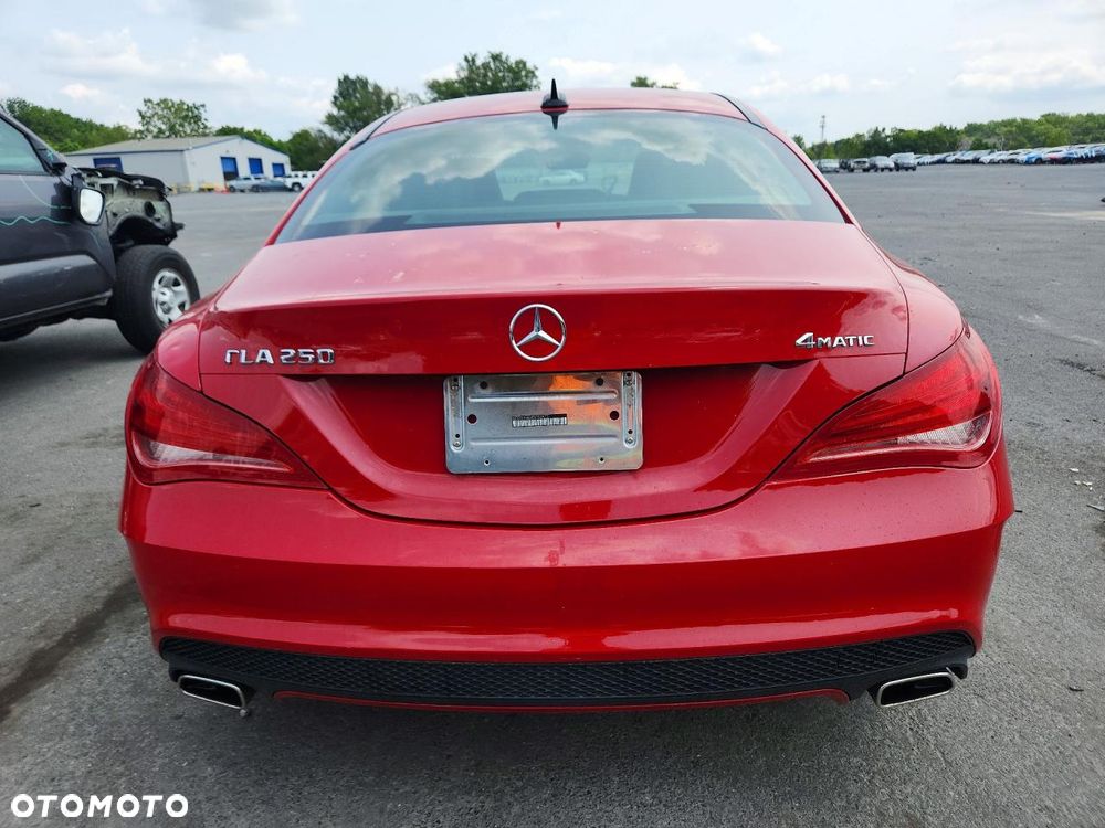 Mercedes-Benz CLA 250 4Matic 7G-DCT AMG Line - 6