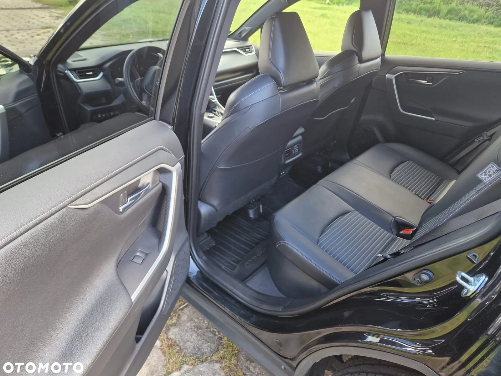 Toyota RAV4 - 12