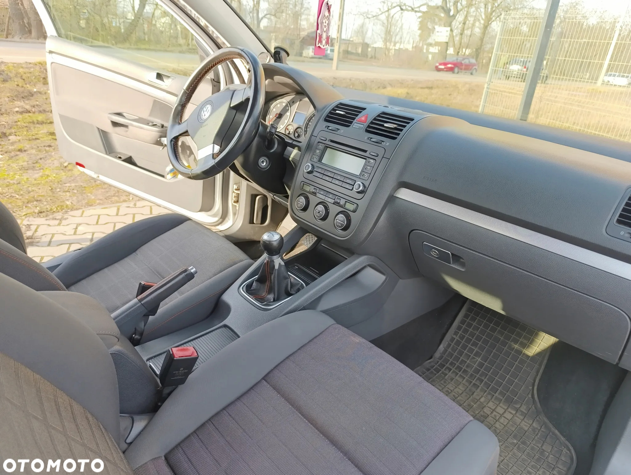 Volkswagen Golf - 17