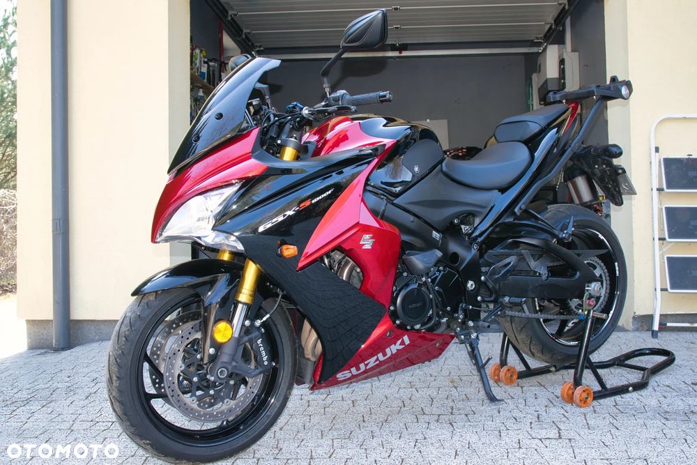 Suzuki GSX 1000 - 2