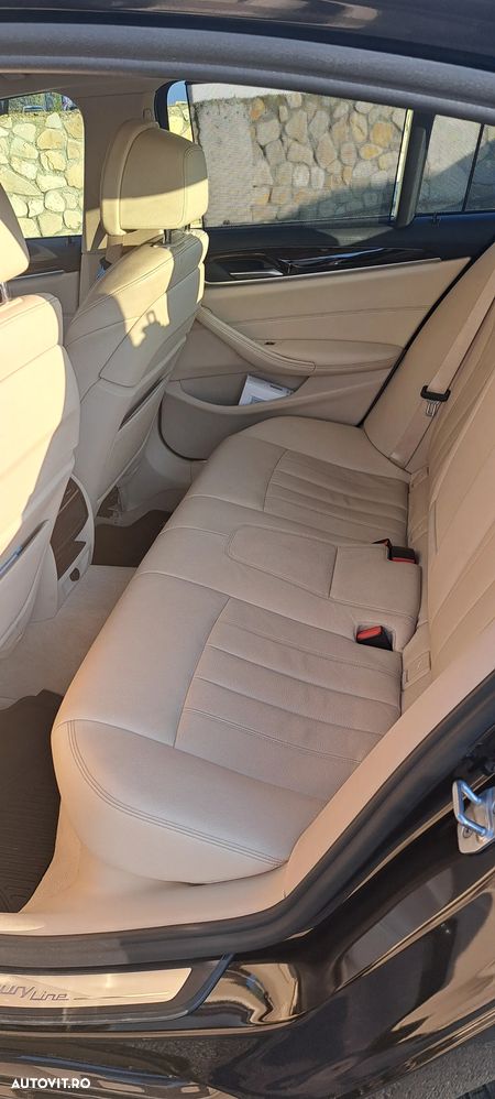 BMW Seria 5 520d Aut. Luxury Line - 12