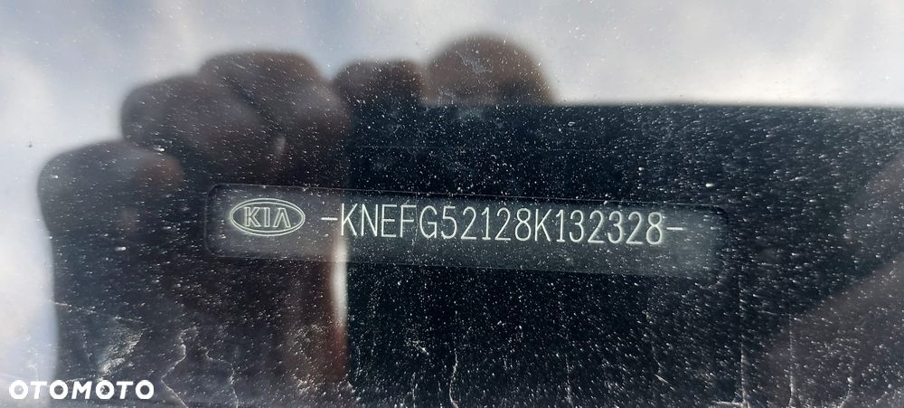 Kia Carens 2.0 EX - 11