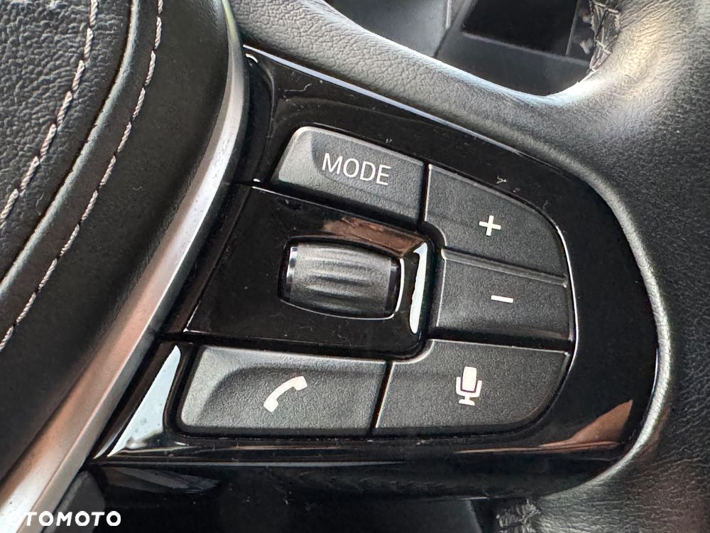 BMW Seria 5 520d xDrive Touring - 21