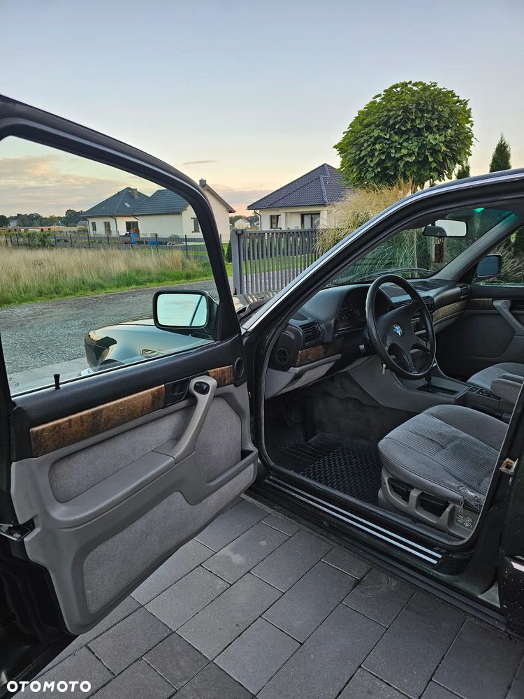 BMW Seria 7 - 18