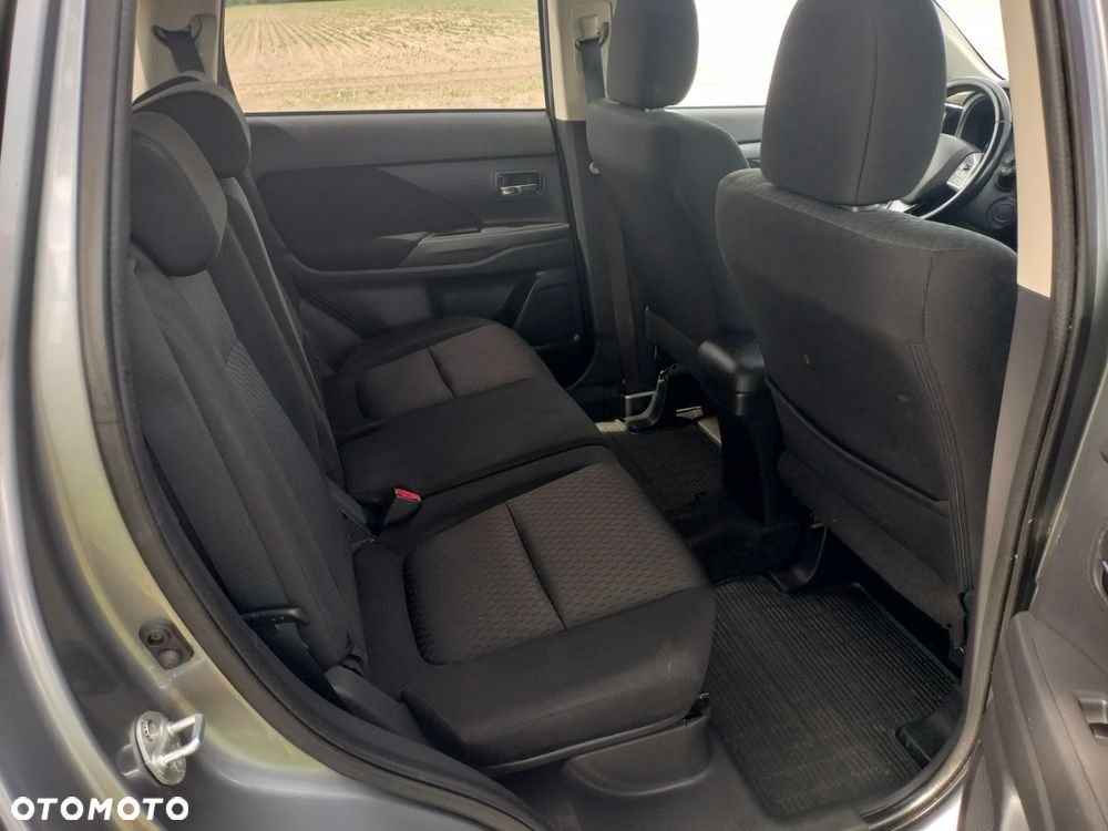Mitsubishi Outlander 2.2 DI-D 4WD Instyle - 11