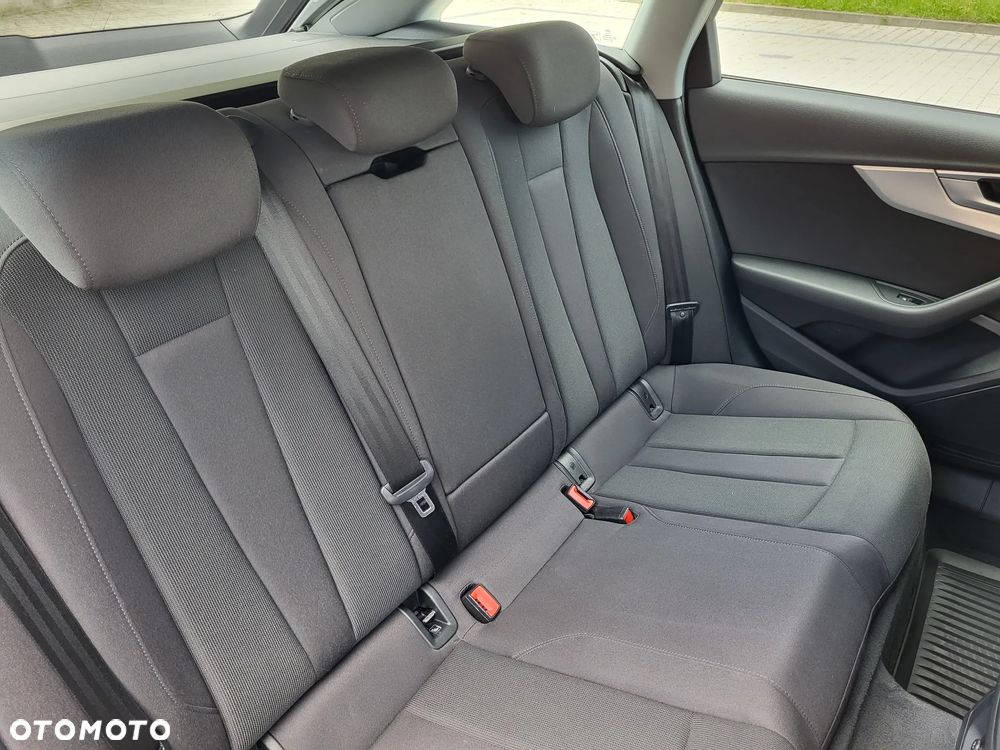 Audi A4 Avant 40 TDI quattro S tronic - 41