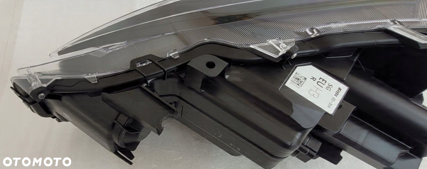 LAMPA PRAWA PRZÓD TOYOTA YARIS CROSS FULL LED 2020- KOITO 0D-314 - 9
