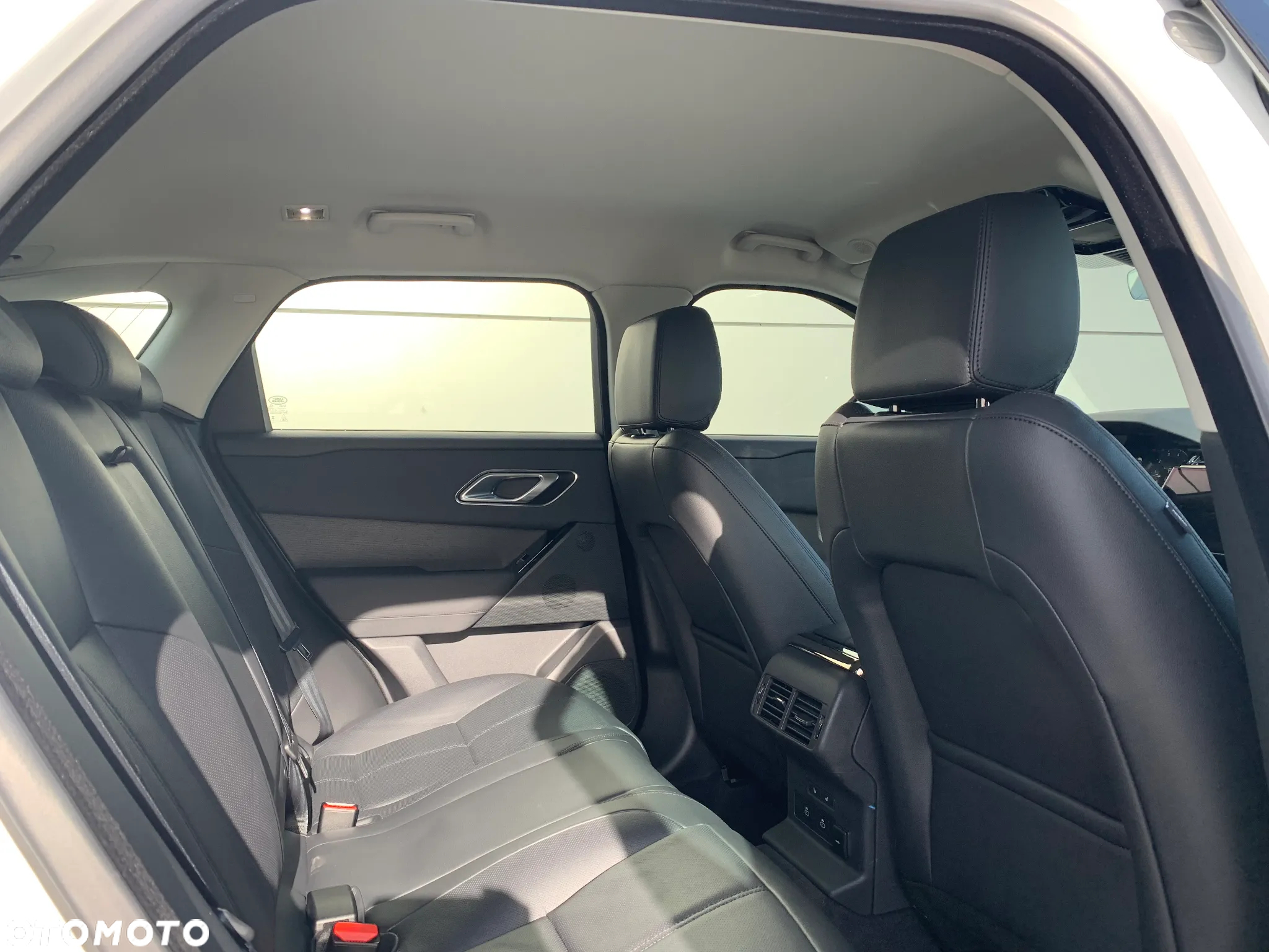 Land Rover Range Rover Velar 2.0 P250 S - 12