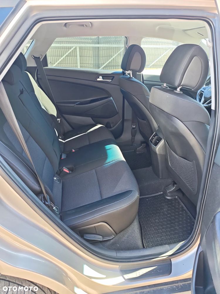 Hyundai Tucson 2.0 CRDi 4WD Automatik Intro Edition - 16