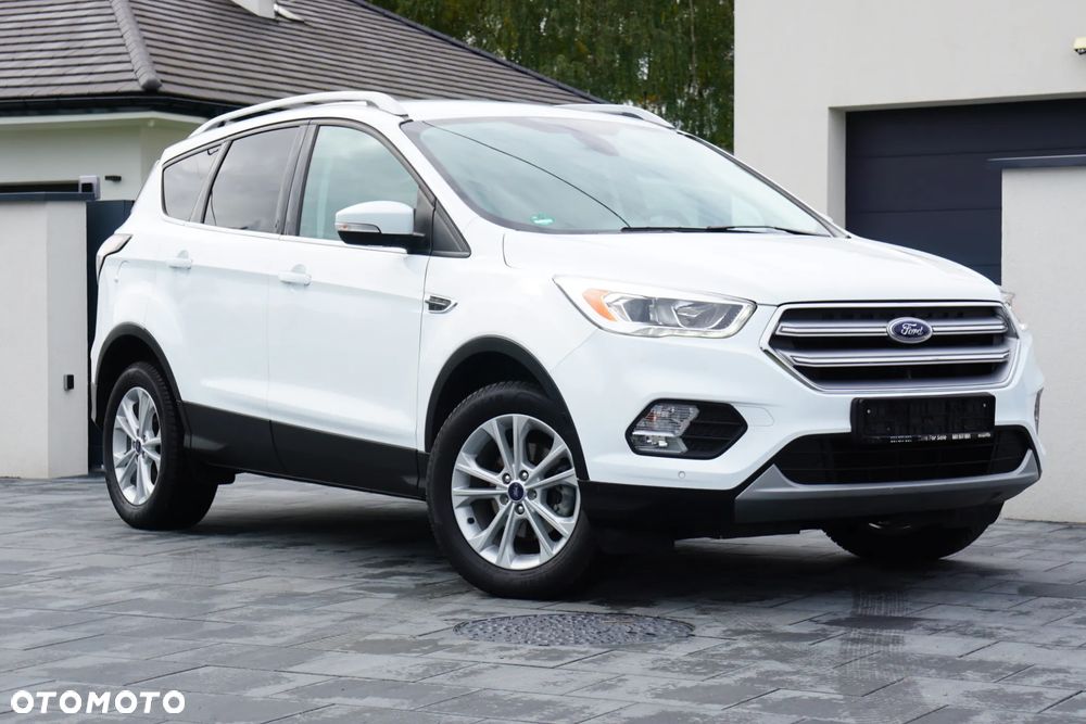 Ford Kuga 1.5 EcoBoost 2x4 Titanium - 2
