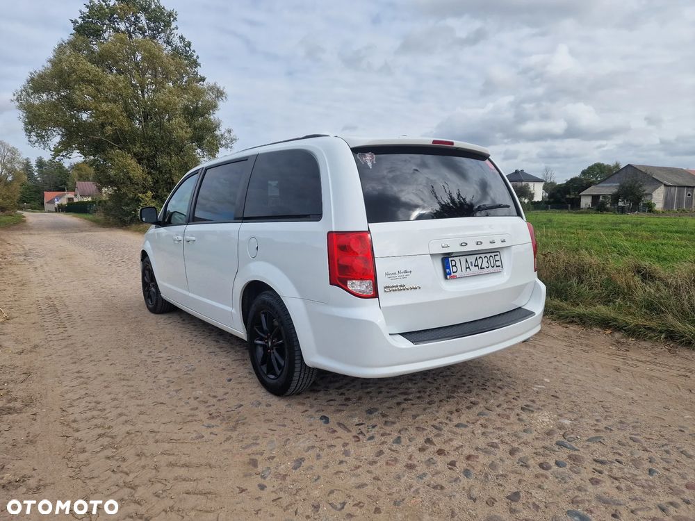 Dodge Grand Caravan 3.6 R/T - 8