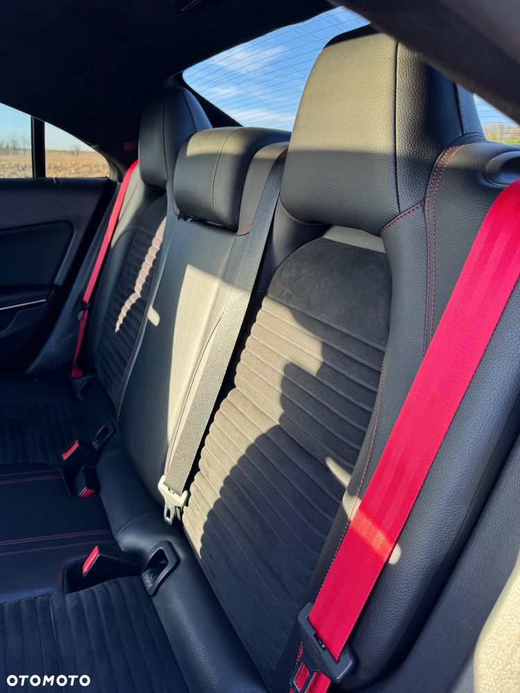 Mercedes-Benz CLA 220 d 7G-DCT AMG Line - 34