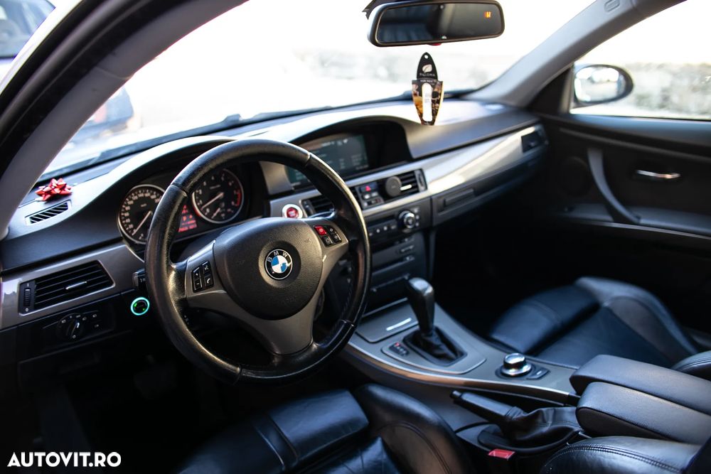 BMW Seria 3 325i Aut. M Sport Edition - 12