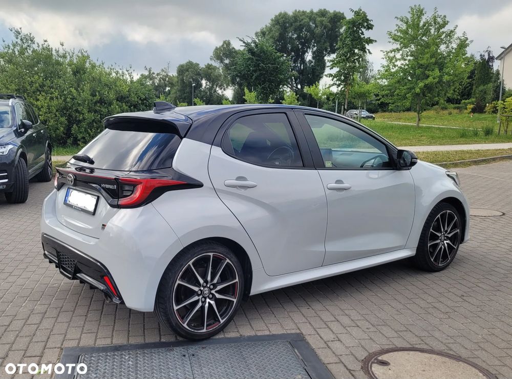 Toyota Yaris Hybrid 1.5 GR Sport - 4