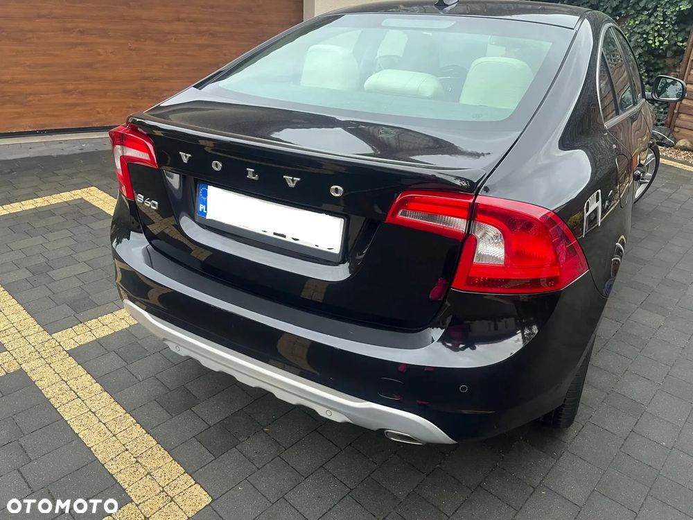 Volvo S60 D2 R-Design - 10