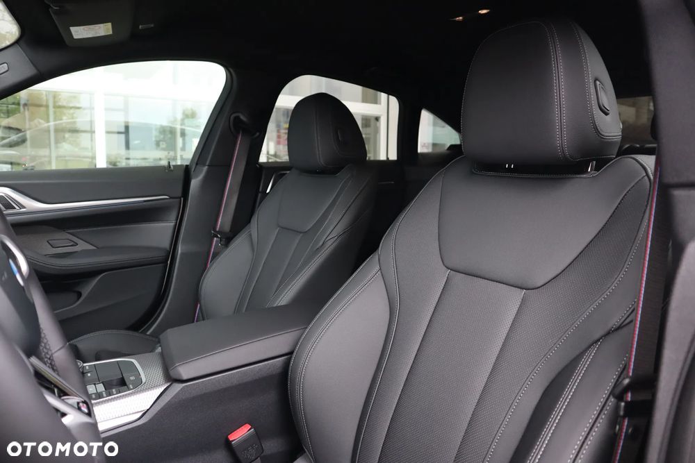 BMW i4 - 11