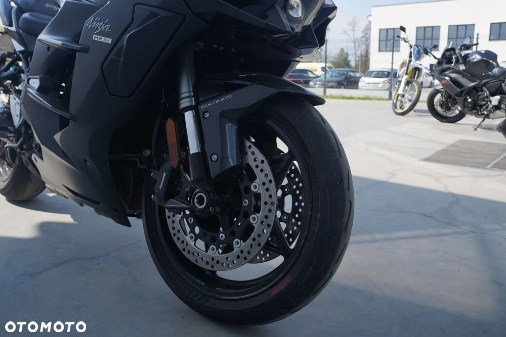 Kawasaki Ninja H2 SX - 11